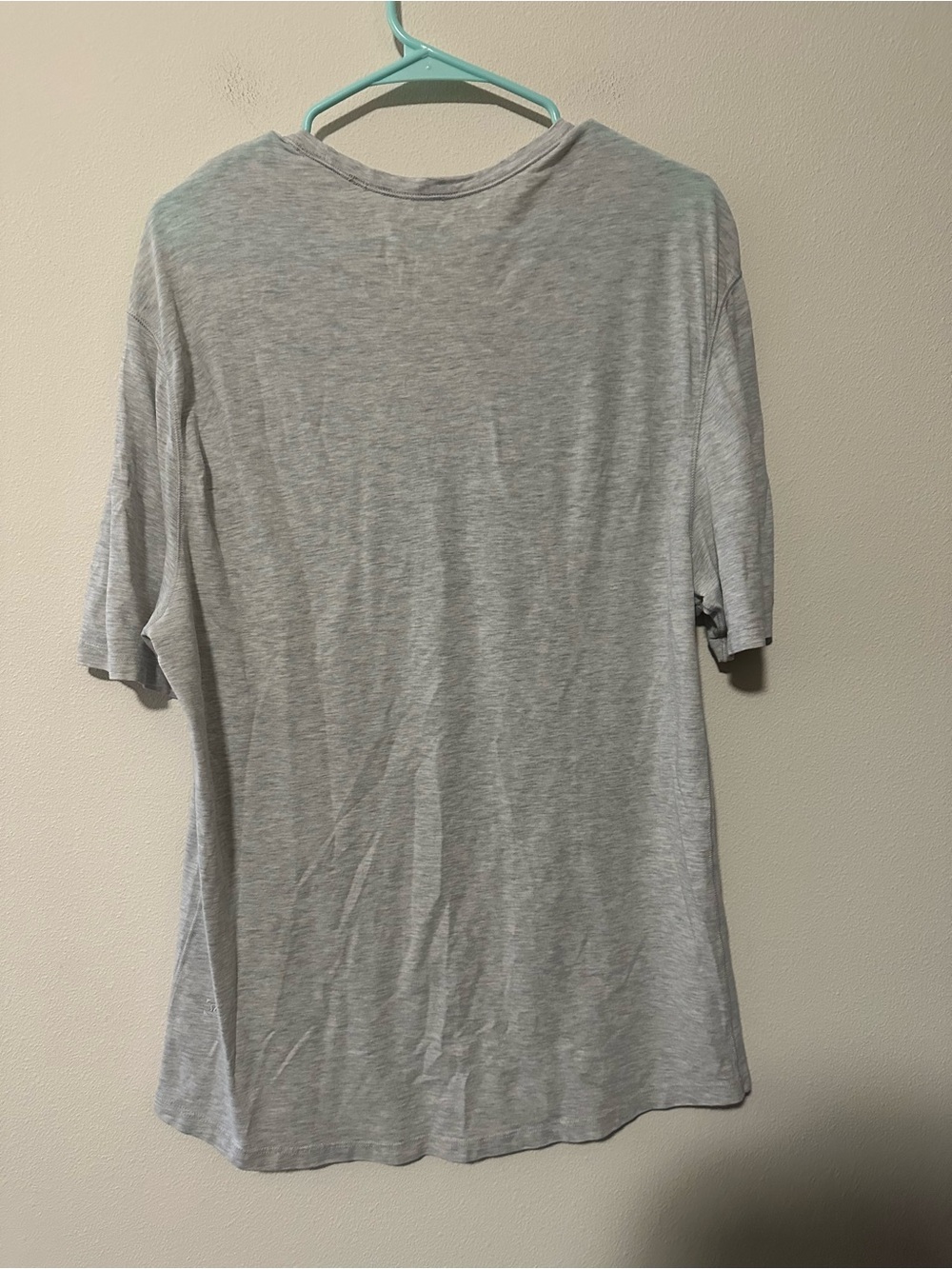 Lululemon men’s Heather gray cotton short sleeve tshirt fits like a medium - Picture 3 of 6